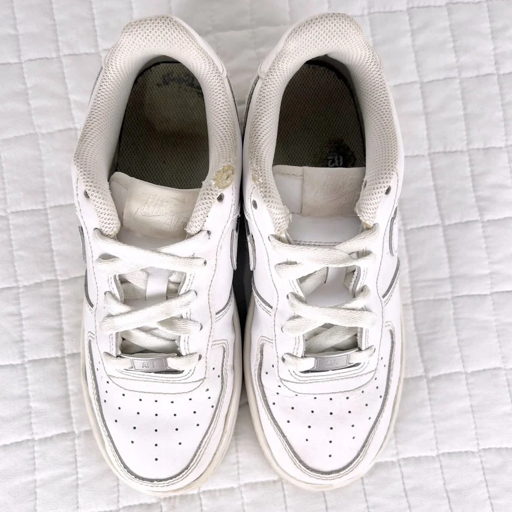 Nike Air Force 1 Sneaker Shoe in White Size 5.5 Y